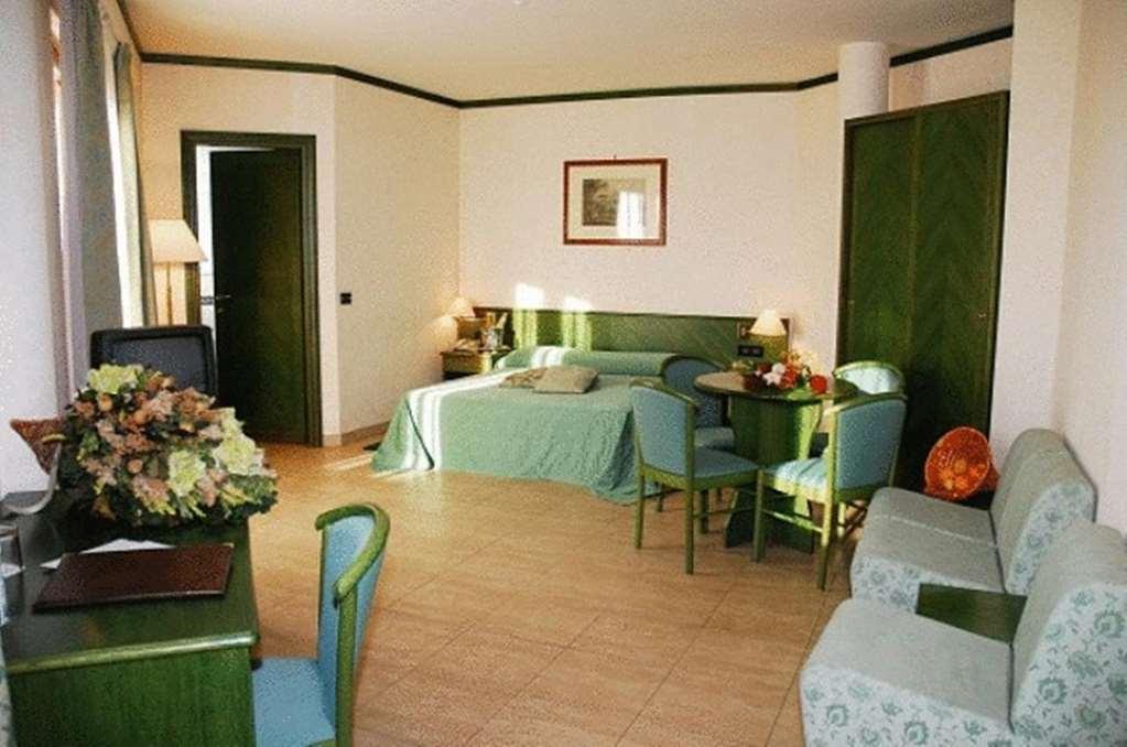 Park Hotel Imperatore Adriano Tívoli Habitación foto